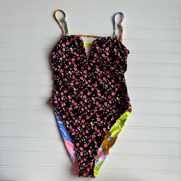 Maaji | Women's Floral Cheeky One Piece Bathing Suit Size Large NWT Beach Pool - Picture 9 of 11